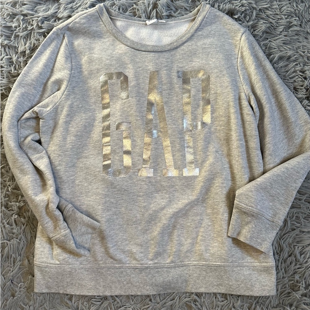 GAP Women's Gray Crewneck Sweatshirt